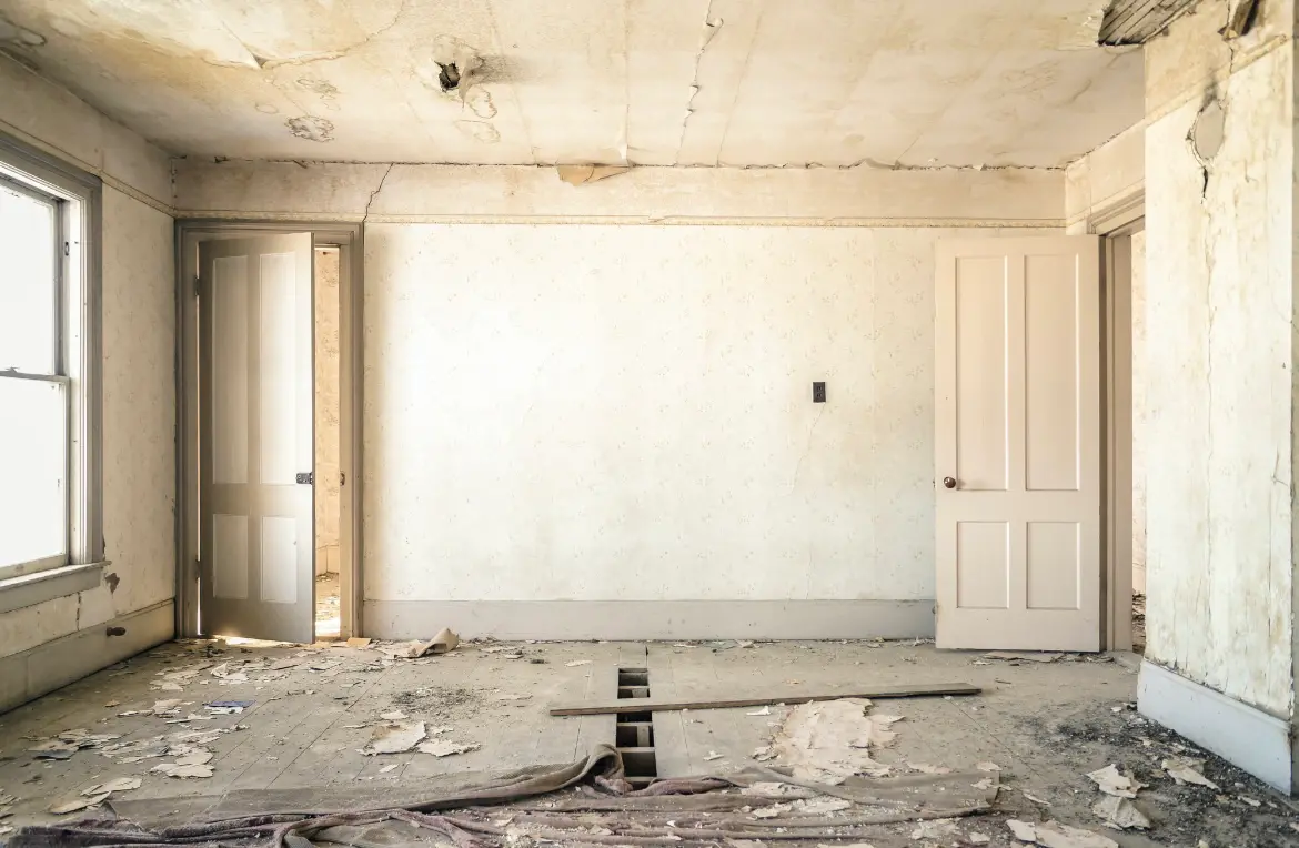 Waste disposal crew managing a cleanout project in Closter